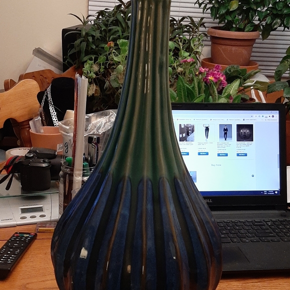 Ceramic Vase (Gift) - Picture 6 of 6